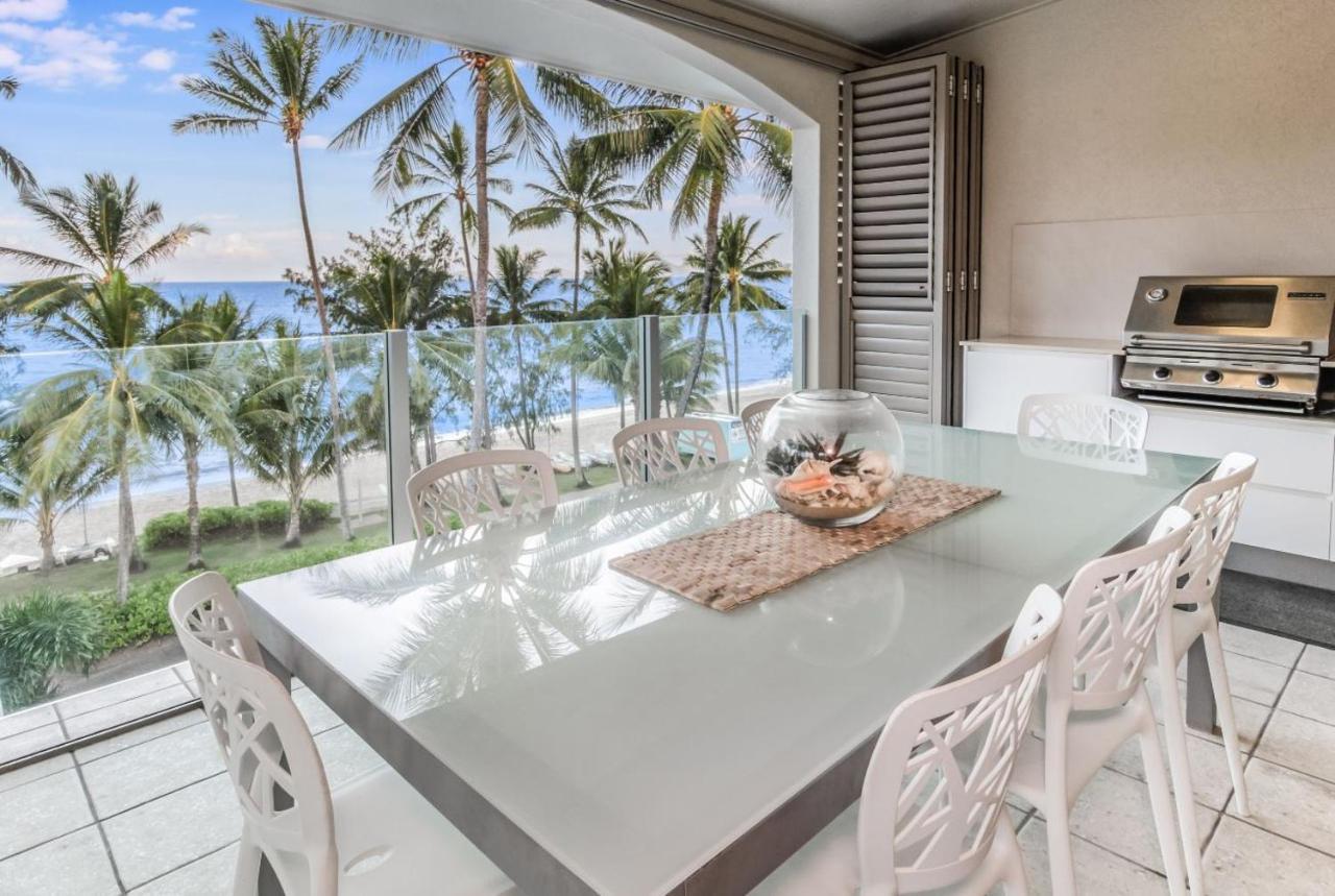 Island Views Beachfront Apartments Palm Cove Bagian luar foto