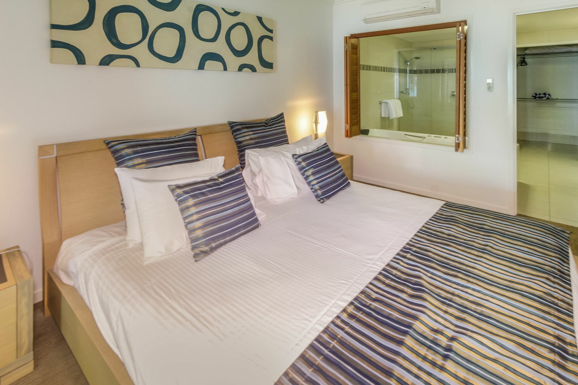 Island Views Beachfront Apartments Palm Cove Bagian luar foto