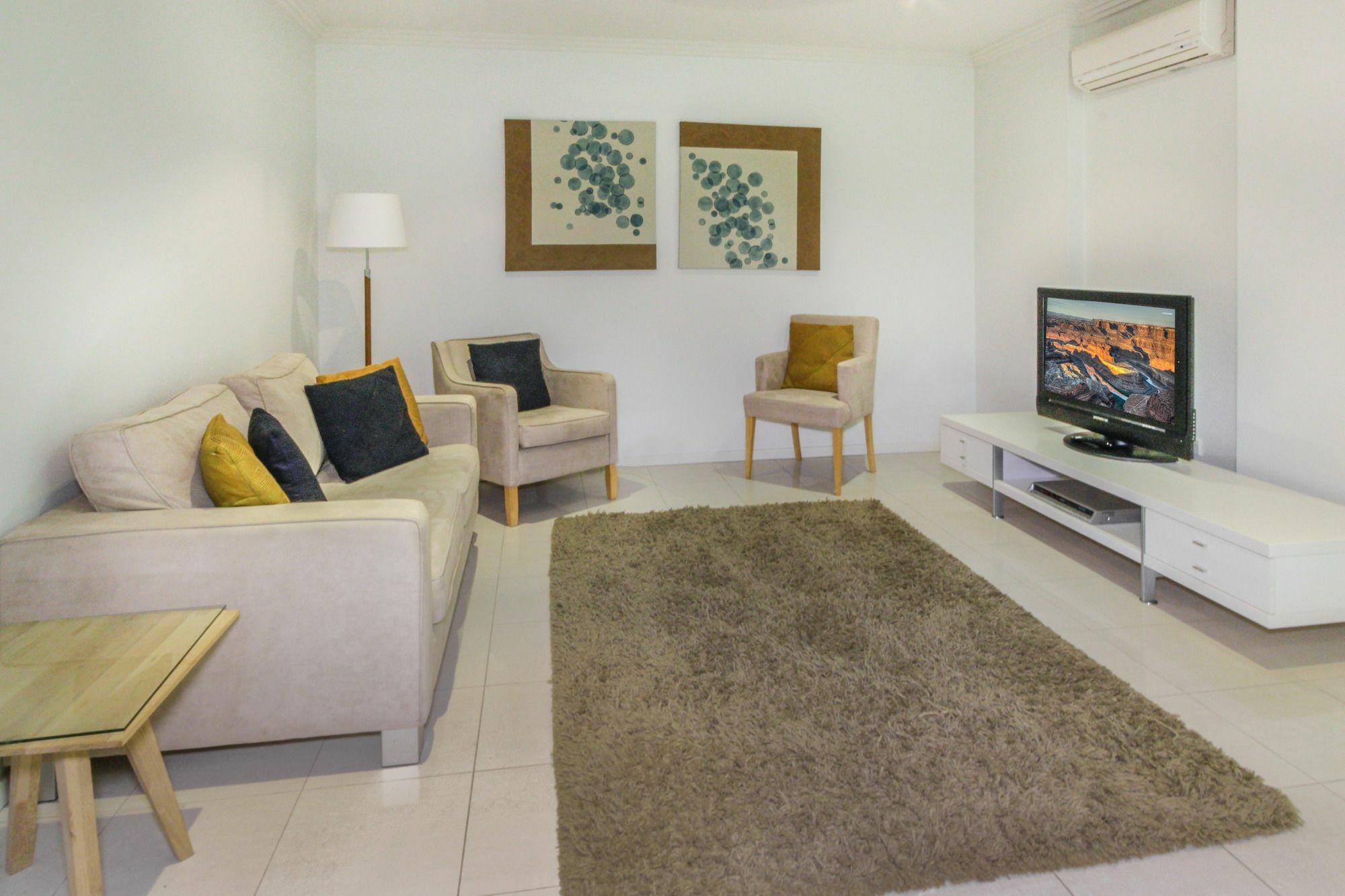 Island Views Beachfront Apartments Palm Cove Bagian luar foto