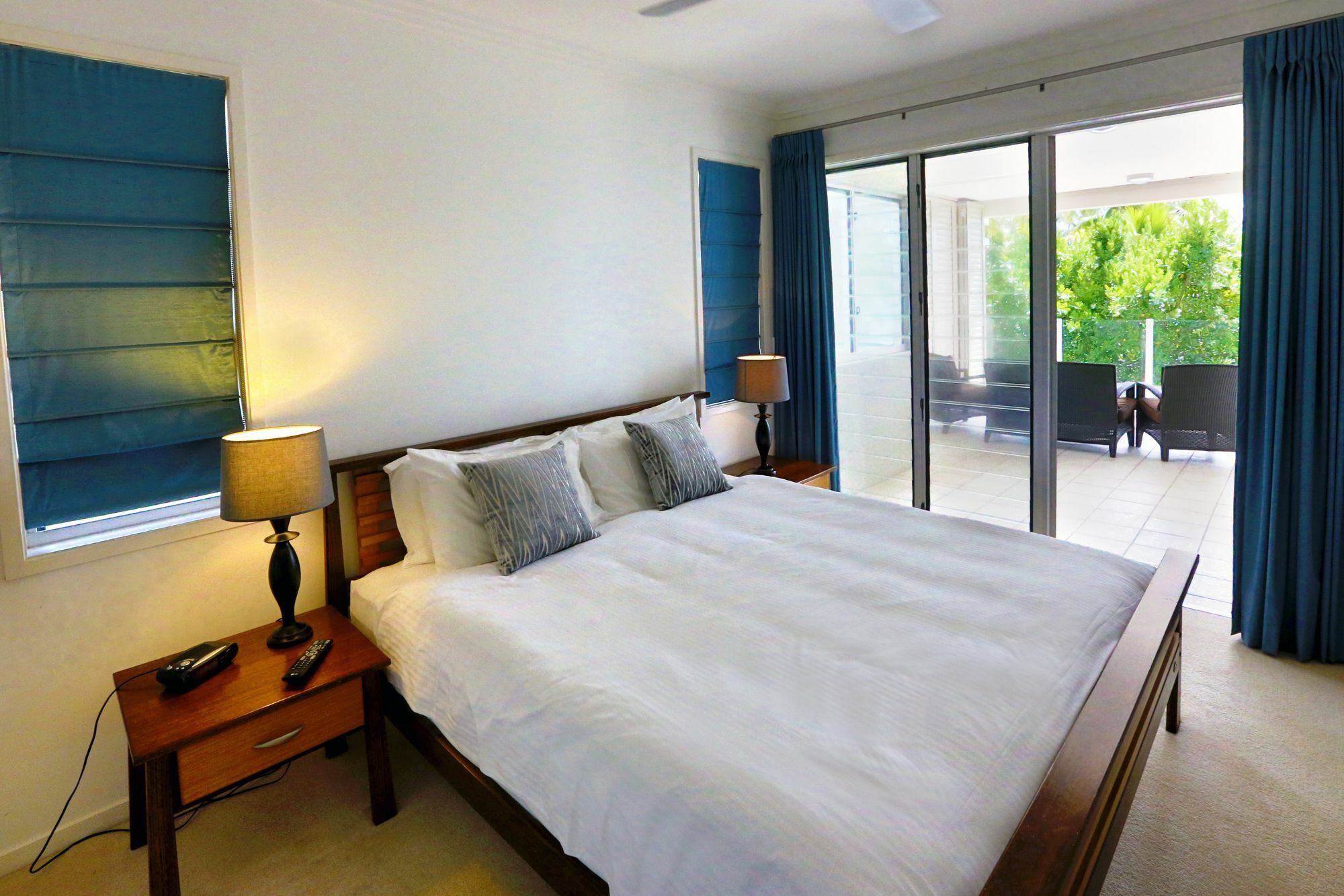 Island Views Beachfront Apartments Palm Cove Bagian luar foto