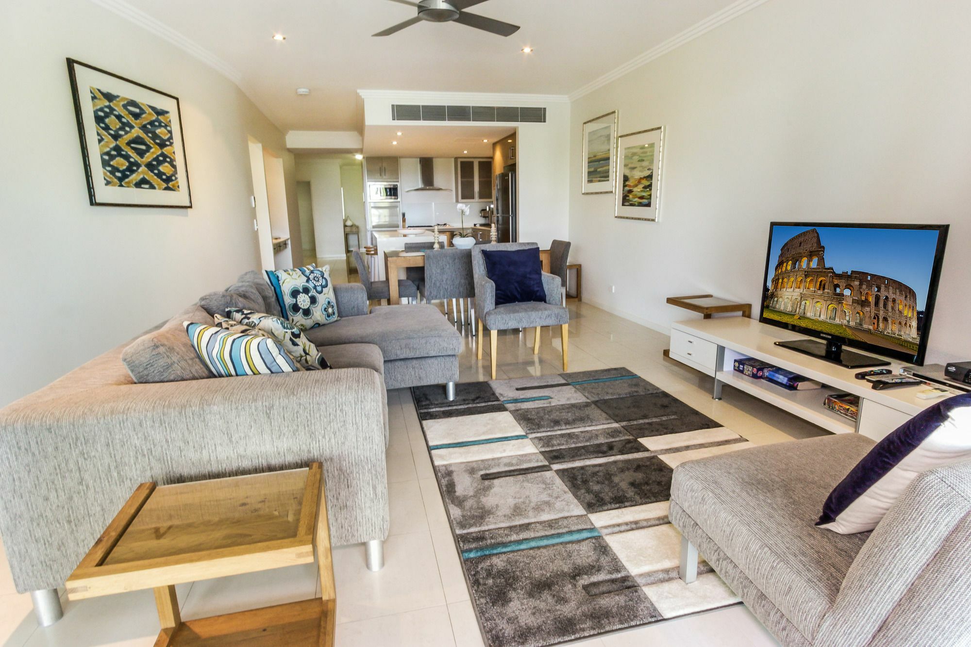Island Views Beachfront Apartments Palm Cove Bagian luar foto